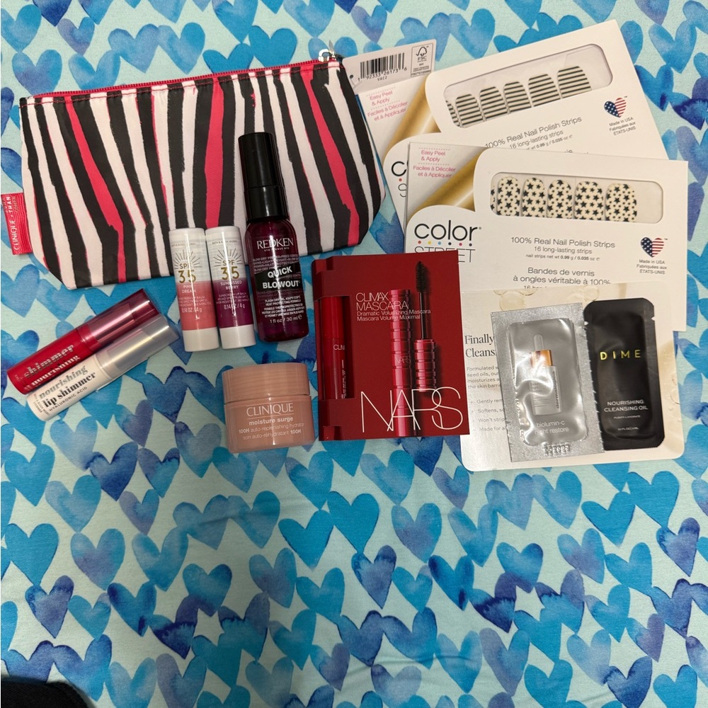Make up bag w/various beauty products